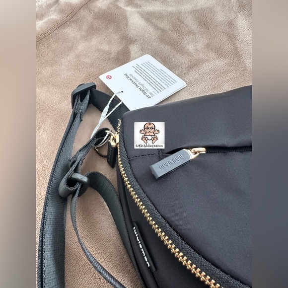 Lululemon All Night Festival Bag 5L - Black/Gold - Picture 5 of 6